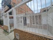 VENDO CASA BONITA EN PASAJE DE UN PISO, ZONA NORTE DE...