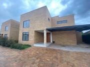 Vendo Casa campestre para estrenar en conjunto Cerrado...