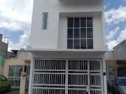 VENDO CASA CERCA DE LA PRIMERA ENTRADA AL FRACCIONAMIENTO