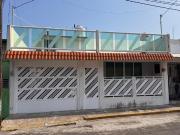 VENDO CASA CERCA DE URANO Y DE LA UVM