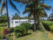 VENDO CASA COJIMIES CONJUNTO ELEGANTE FRENTE A LA PLAYA