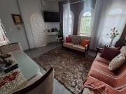 Vendo Casa com pé direito alto, toda reformada no...