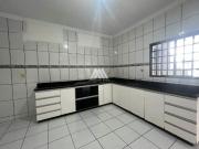 Vendo casa com um ponto comercial no Pio XII com ótima...