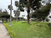 Vendo casa como terreno frente a parque Surco Remate