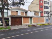 VENDO CASA COMO TERRENO SAN BORJA PARAMETROS PARA 5 PISOS