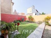 Vendo Casa Con 2 Cocheras En Av. Las Nazarenas Urb. Las...