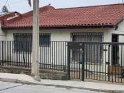 VENDO AMPLIA CASA CON DEPARTAMENTO INTERIOR EN RECREO