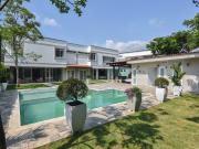 Vendo Casa Con Diseño Moderno