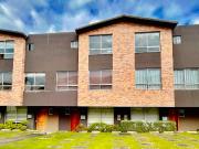 Vendo casa con hermoso ático 185 m2 parque La Moya Valle...