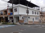 VENDO CASA CON LOCALES CERCA AL CENTRO EN PEREIRA