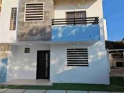 VENDO CASA CON PISCINA DENTRO DE URBANIZACIÓN