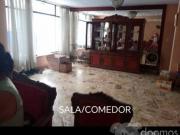 VENDO CASA CON SOTANO Y PISCINA