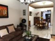 VENDO CASA CON USO DE SUELO EN LA CONDESA