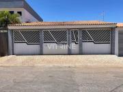 Vendo casa de 03 quartos com suíte Gama Setor Oeste