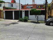 VENDO CASA DE 1 PLANTA EN JARDINES DE SAN MATEO...