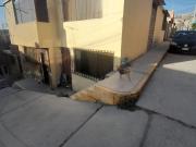 VENDO CASA DE 2 PISOS EN ESQUINA CON COCHERA – SOCABAYA,...