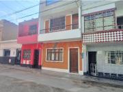 Vendo Casa De 3 Pisos En Pasaje Tigre 300 Ac Av Peru...