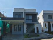 Vendo casa de 3 plantas completamente amoblada El Condado