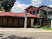 VENDO CASA DE 5 REC EN CALLE CERRADA, JARDINES DEL...