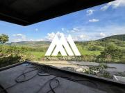 Vendo casa de alto padrão em construção no Condomínio...