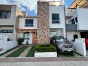 Vendo casa de diseño en san isidro de juriquilla 3...