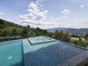 Venta LUJOSA casa POBLADO, palmas con piscina y vista....