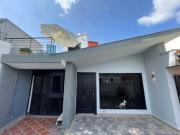 Vendo casa de 3 niveles 371m2 Santa Cecilia 1986