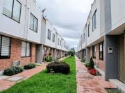 VENDO CASA DE TRES NIVELES EN CHIA CONJUNTO CERRADO