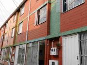 Vendo Casa de tres pisos con altillo habitación, cerca...