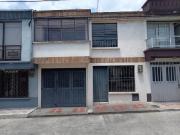 VENDO CASA DÚPLEX EN BELMONTE CERCA AL PARQUE