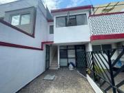 Vendo casa dúplex en Valle de los Pinos