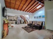 VENDO CASA DUPLEX REMODELADA EN LA POLAMA EN ENVIGADO