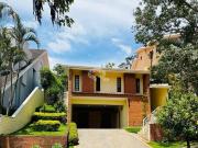 Vendo Casa em Condomínio 414m² 3 Dormitórios 1 Suíte...