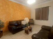 Vendo casa em Itaúna em excelente localização!