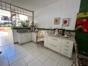 Vendo casa em Itaúna na região central!