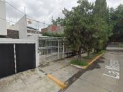vendo casa en colonia chapalita sur calle la morena...
