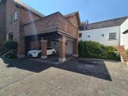 VENDO CASA EN CONDOMINIO DE SOLO 2 CASAS ESTILO INGLÉS...