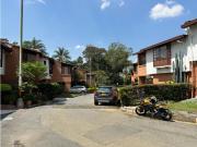 Vendo casa en Envigado por City Plaza