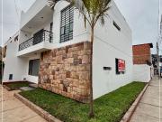 VENDO CASA EN ESQUINA 2 FRENTES 220 M2 CHORRILLOS