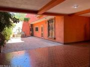 Vendo casa en esquina centro de queretaro uso mixto con...