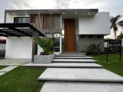 VENDO CASA EN FRACC LOMAS DE COCOYC