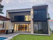 VENDO CASA EN FRACCIONAMIENTO CON CAMPO DE GOLF