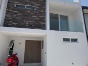 Vendo casa en fraccionamiento la antigua cementera cerca...