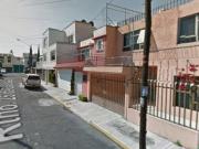 VENDO CASA EN LA JARDIN BALBUENA
