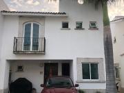 VENDO CASA EN LA MARINA