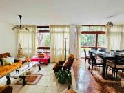 VENDO CASA EN LA MOLINA FRENTE A PARQUE 4 DORMITORIOS