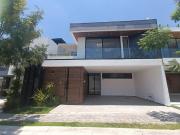 VENDO CASA EN LOMAS DE ANGELOPOLIS