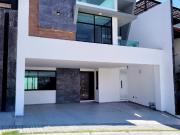 Vendo casa en lomas de angelopolis en parque nayarit