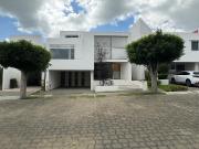 VENDO CASA EN LOMAS DE ANGELOPOLIS I