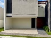 VENDO CASA EN LOMAS DE ANGELOPOLIS lll